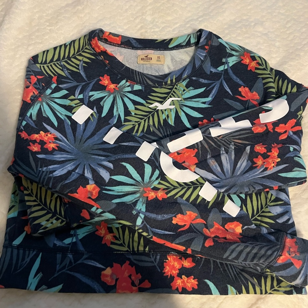 Hollister sweater